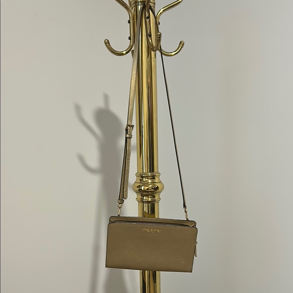 Michael Kors Tan Crossbody Bag with Elegant Minimalism